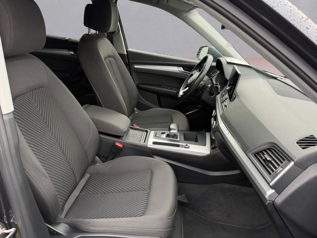 Audi Q5 Exposé-Bild 15