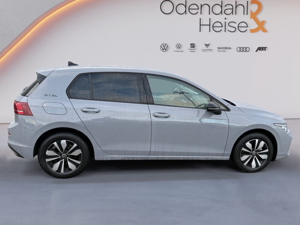 VW Golf Exposé-Bild 6