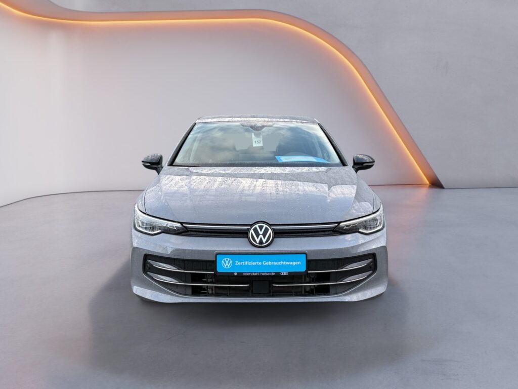 VW Golf Exposé-Bild 8