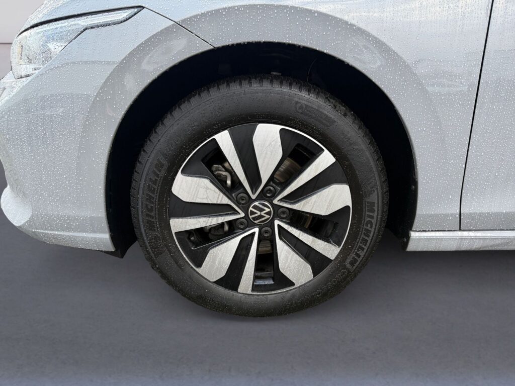 VW Golf Exposé-Bild 14