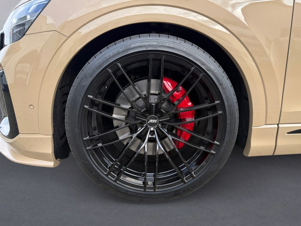 Audi Q8 Exposé-Bild 14