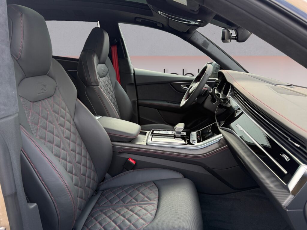 Audi Q8 Exposé-Bild 15