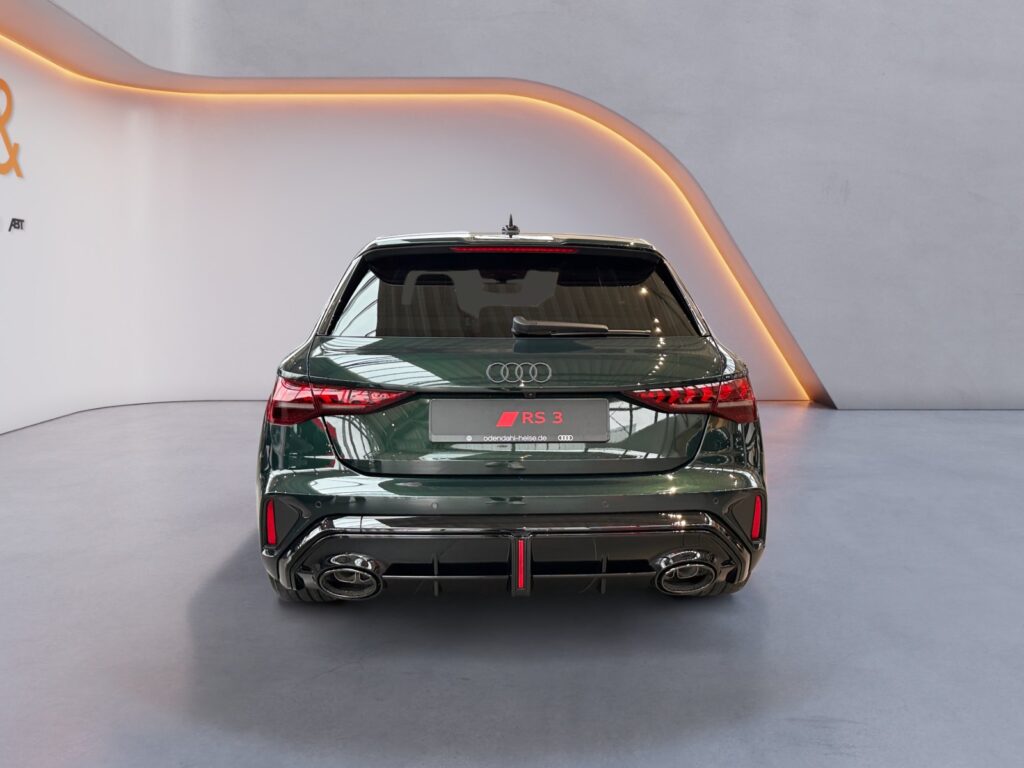 Audi RS3 Exposé-Bild 4