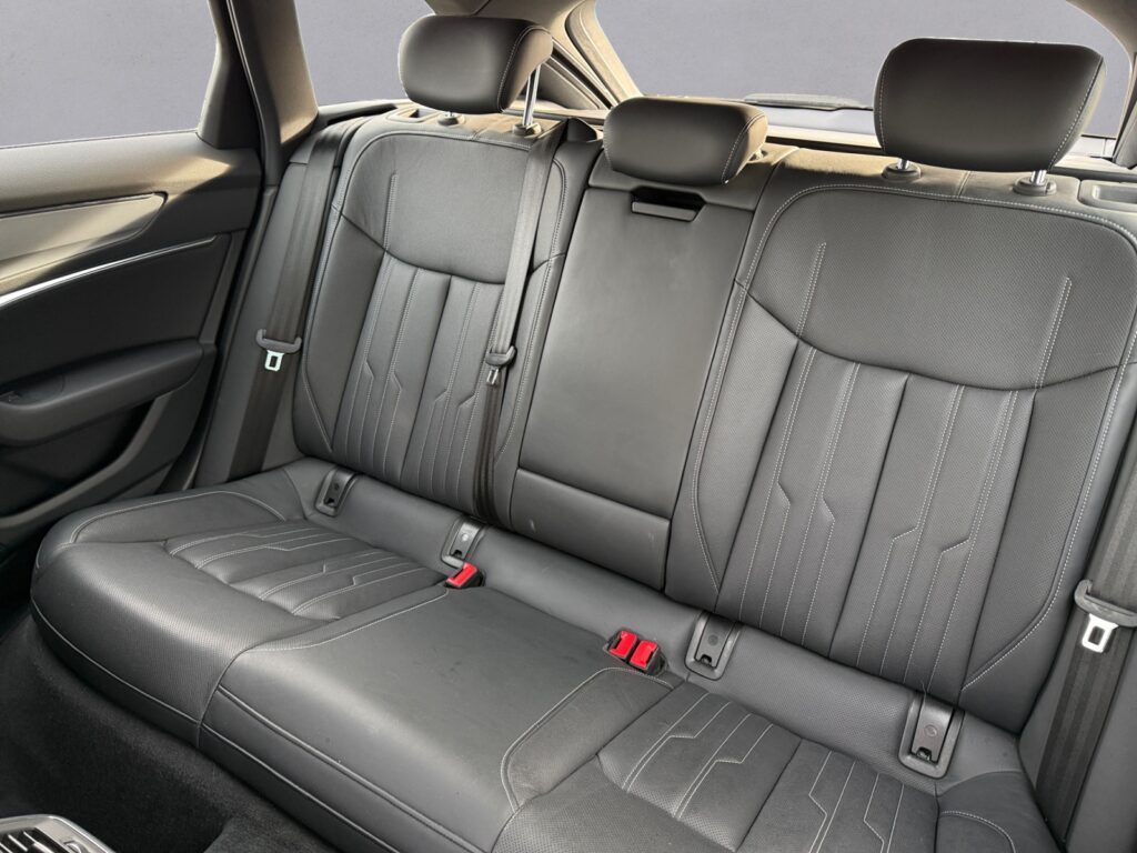 Audi A6 Exposé-Bild 13