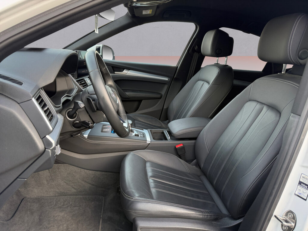 Audi Q5 Exposé-Bild 9