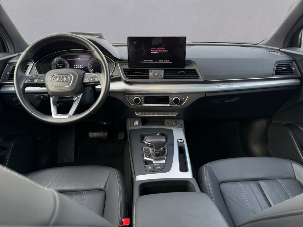 Audi Q5 Exposé-Bild 10