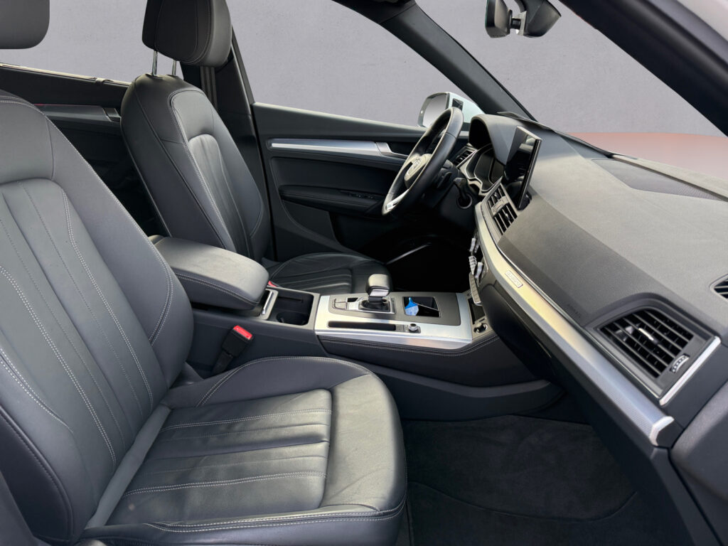 Audi Q5 Exposé-Bild 15