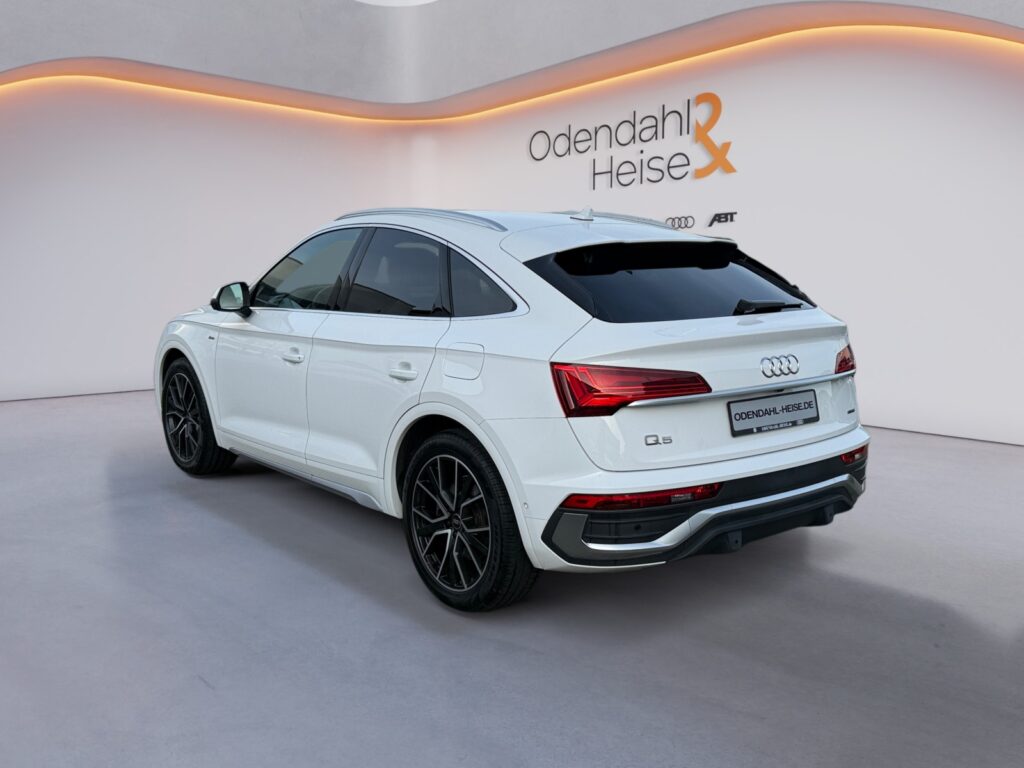 Audi Q5 Exposé-Bild 3