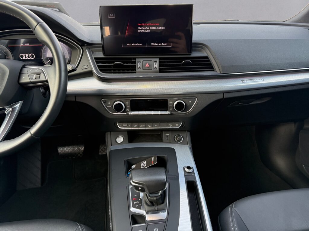 Audi Q5 Exposé-Bild 11