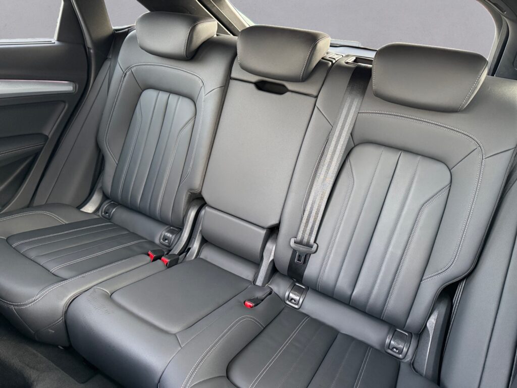 Audi Q5 Exposé-Bild 13