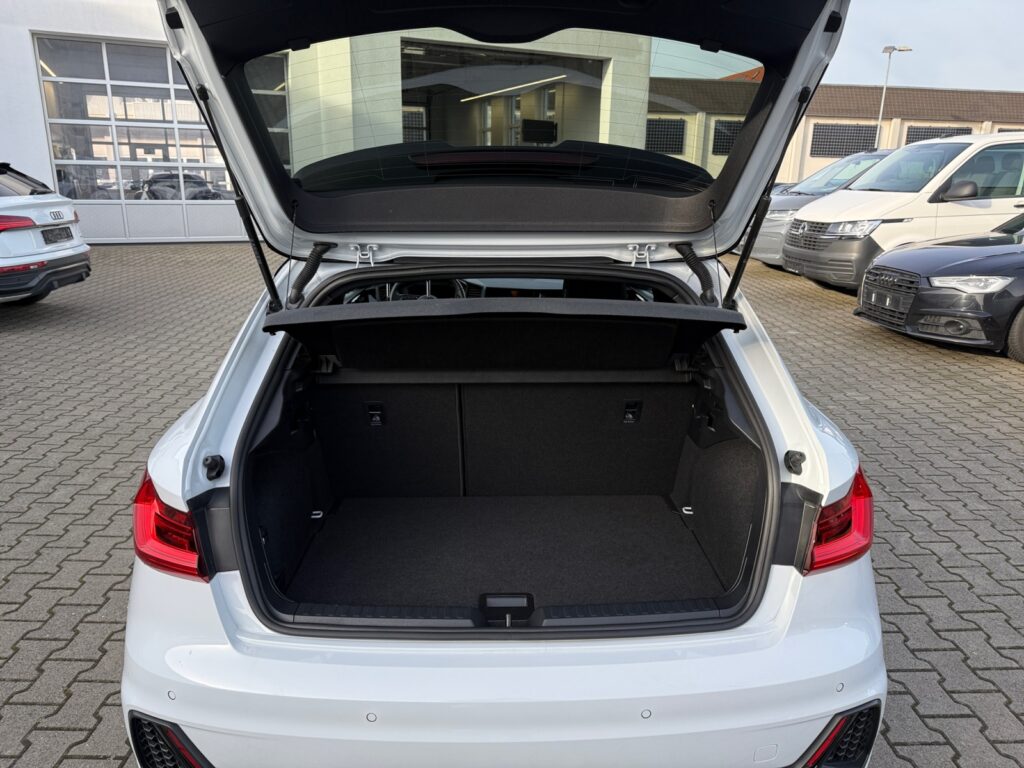 Audi A1 Exposé-Bild 16