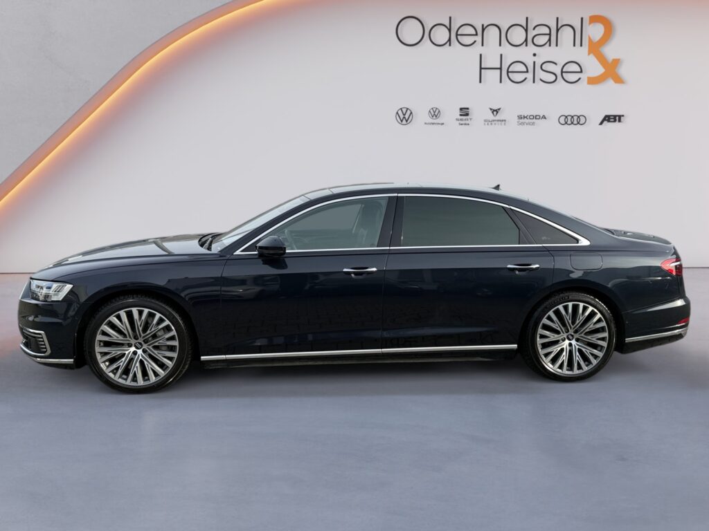 Audi A8 Exposé-Bild 2