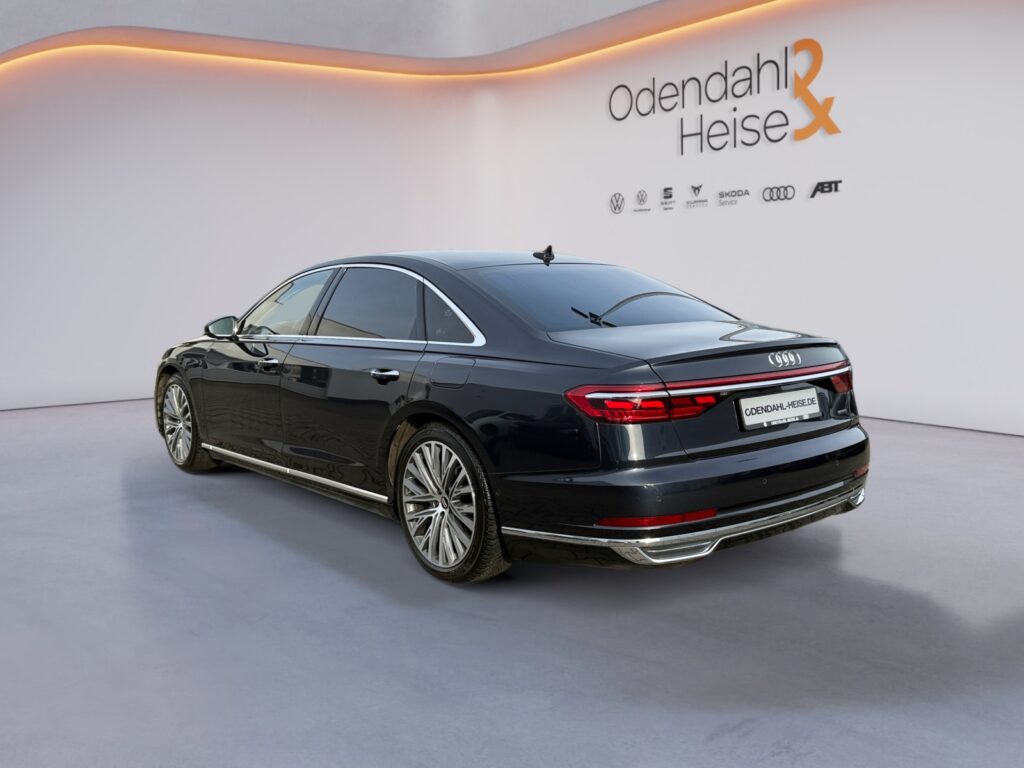 Audi A8 Exposé-Bild 3