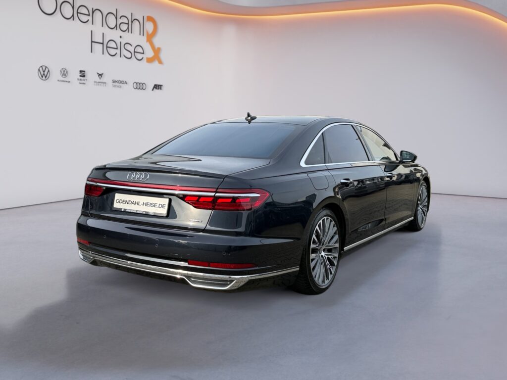 Audi A8 Exposé-Bild 5
