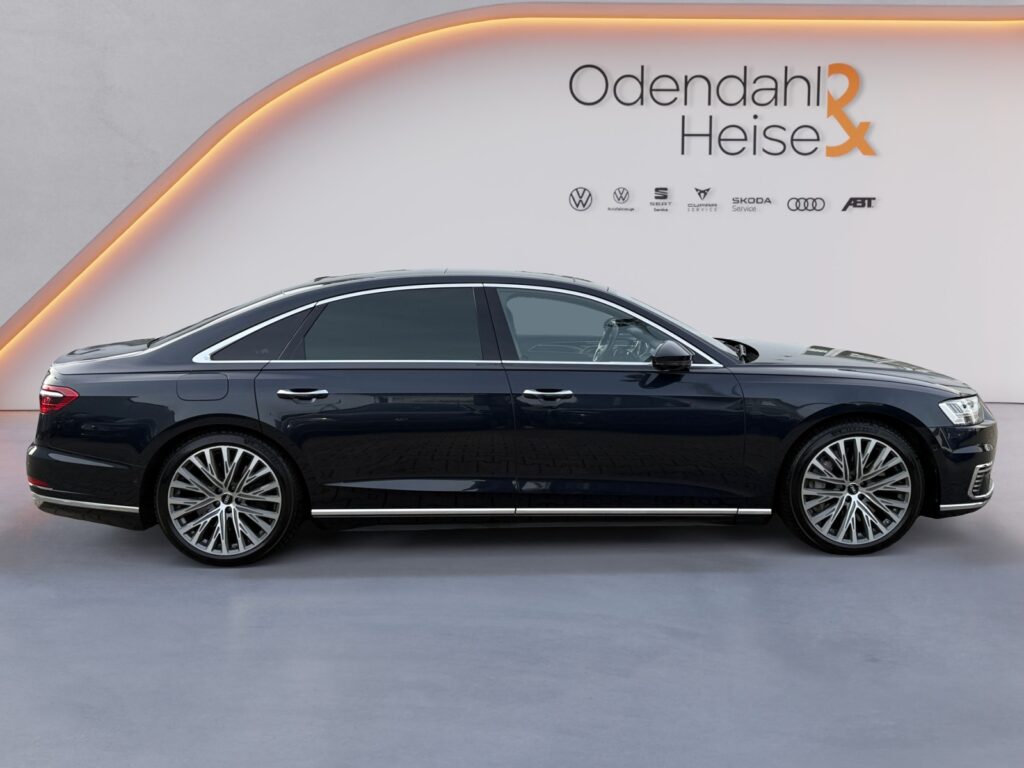 Audi A8 Exposé-Bild 6