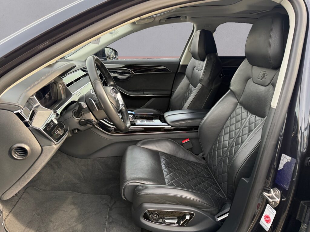 Audi A8 Exposé-Bild 9