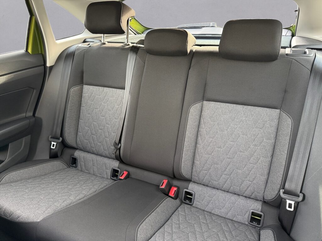 VW Taigo Exposé-Bild 13