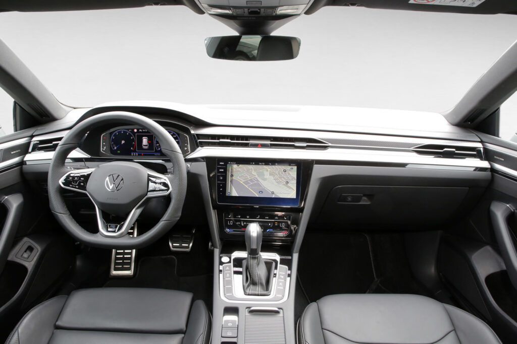 VW Arteon Exposé-Bild 11