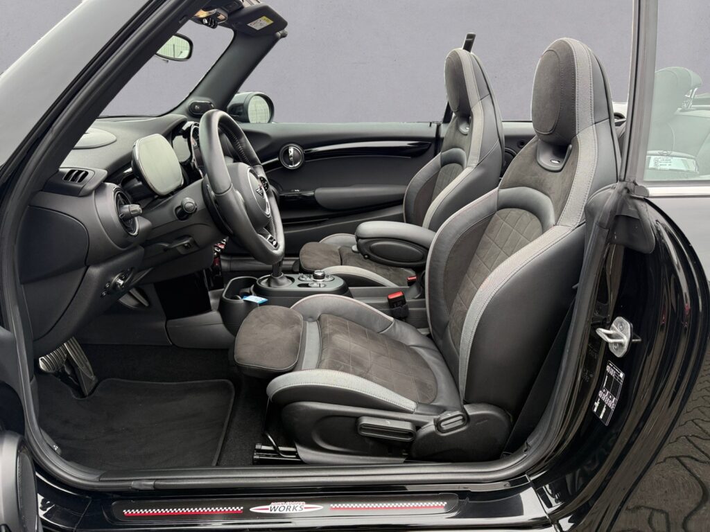 Mini JOHN_COOPER_WORKS_CABRIO Exposé-Bild 9