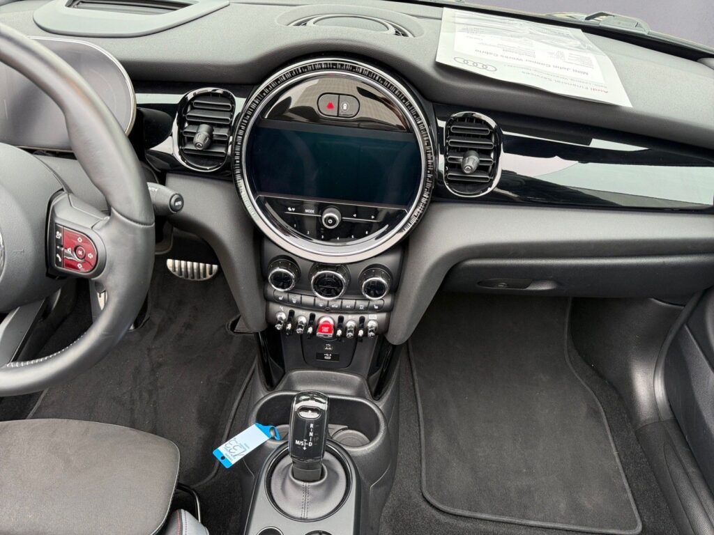 Mini JOHN_COOPER_WORKS_CABRIO Exposé-Bild 11