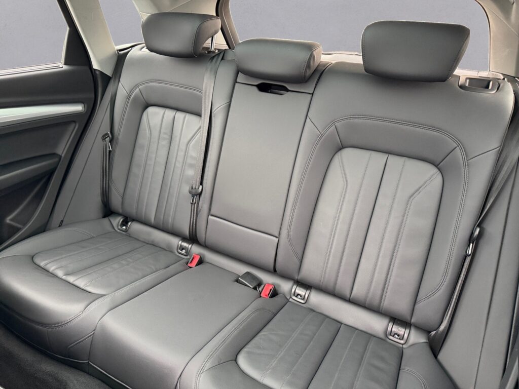 Audi Q5 Exposé-Bild 13