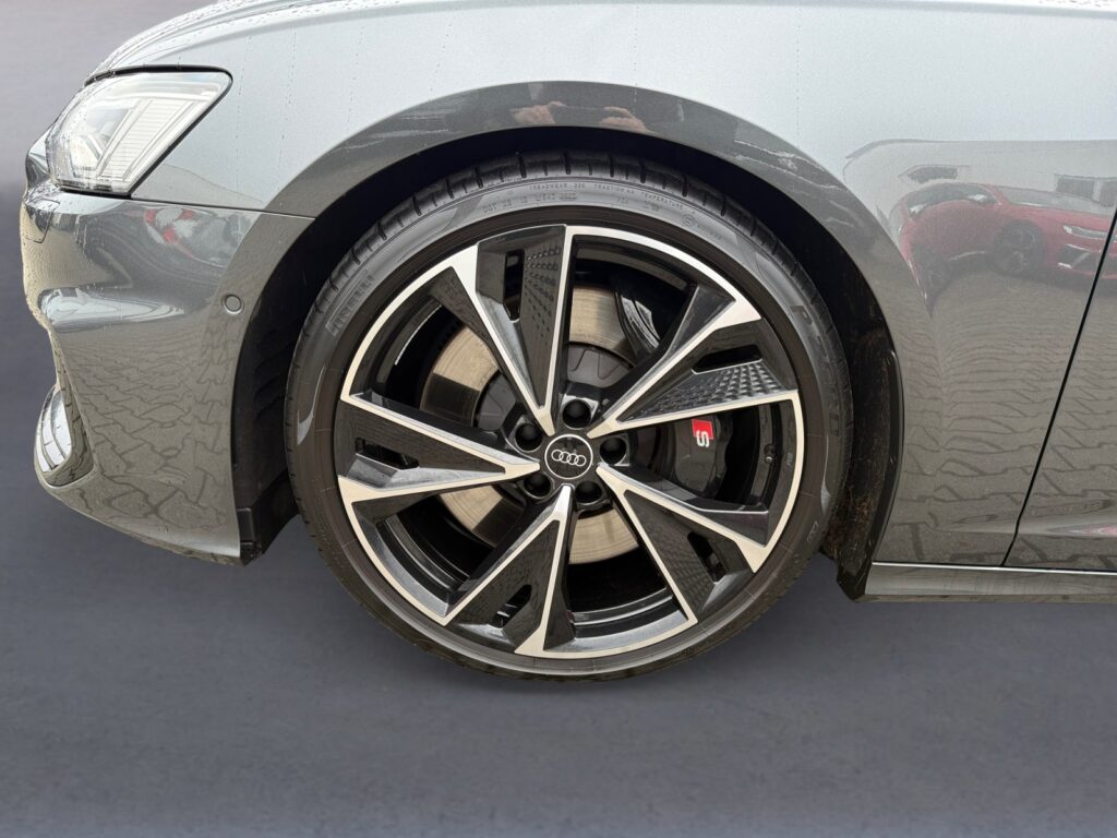 Audi S6 Exposé-Bild 14