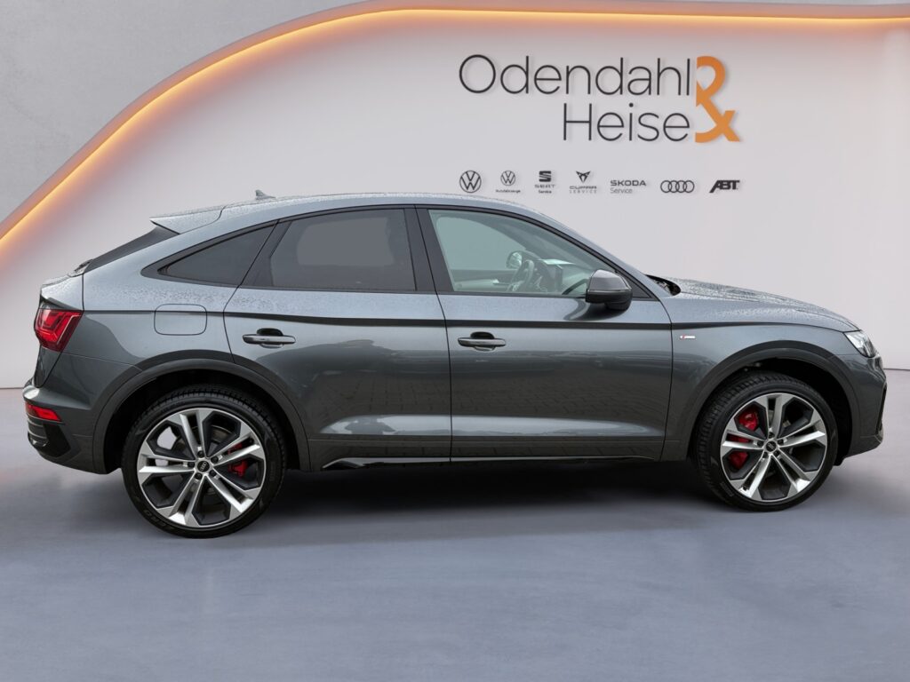 Audi Q5 Exposé-Bild 6