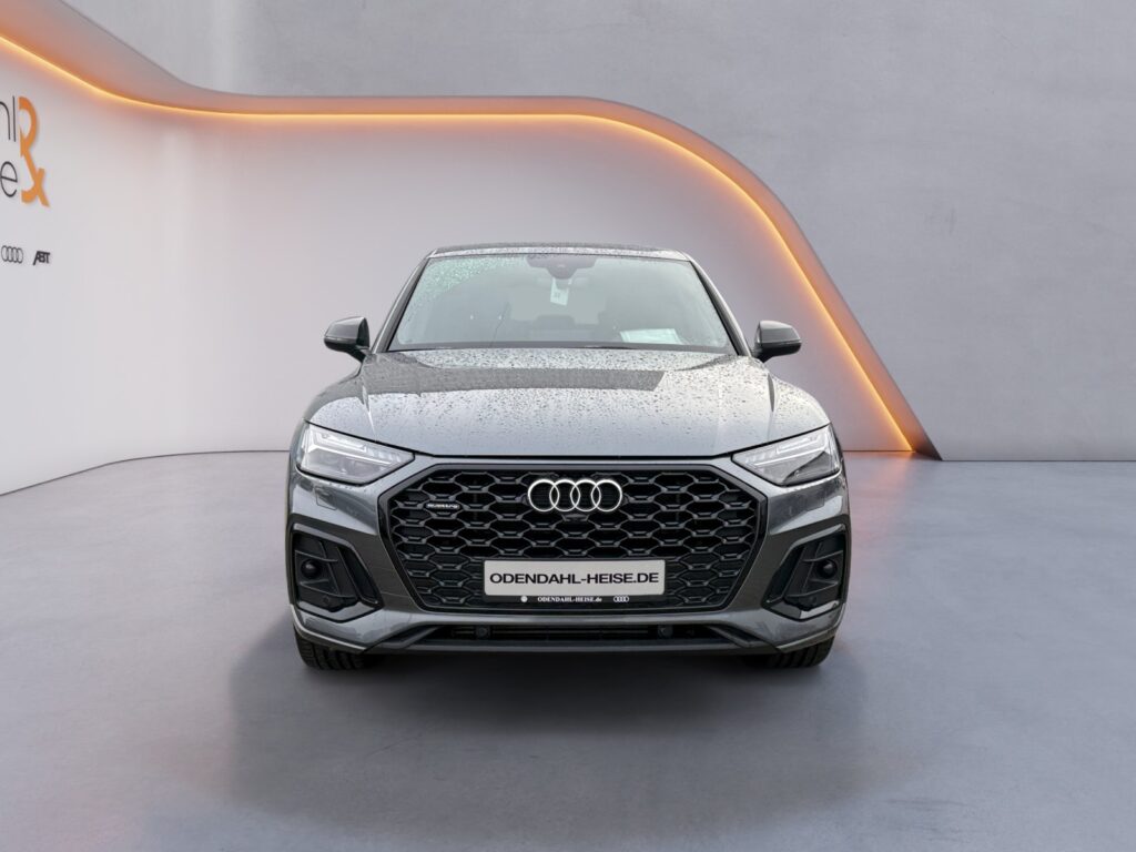 Audi Q5 Exposé-Bild 8