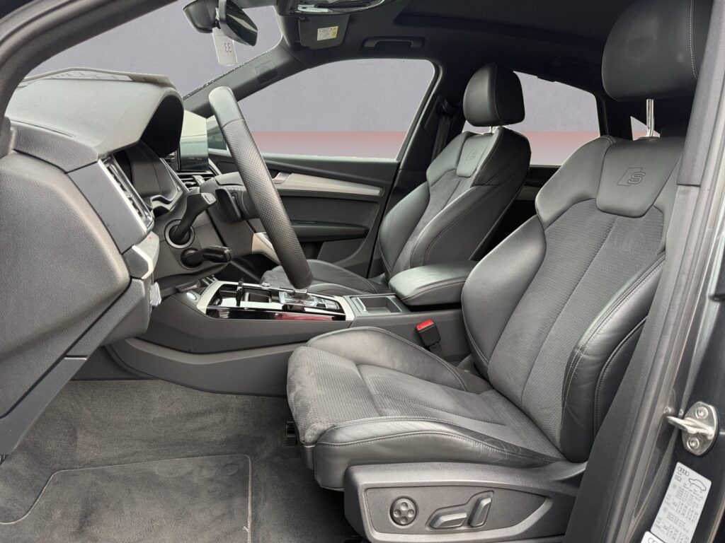 Audi Q5 Exposé-Bild 9