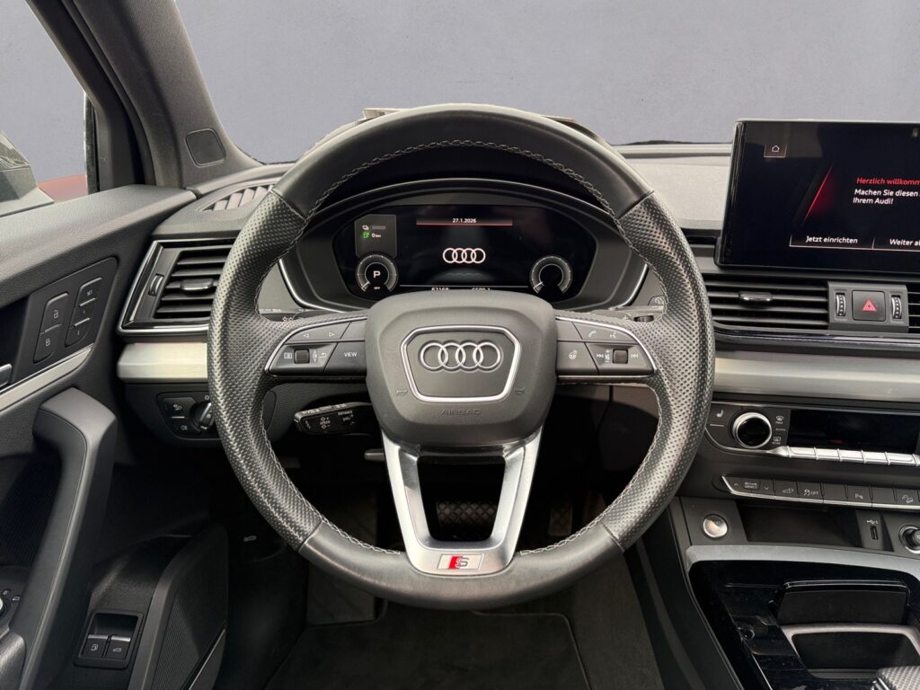 Audi Q5 Exposé-Bild 12