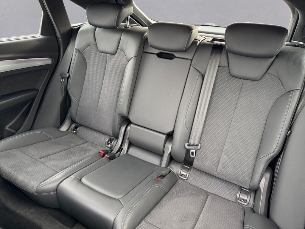 Audi Q5 Exposé-Bild 13