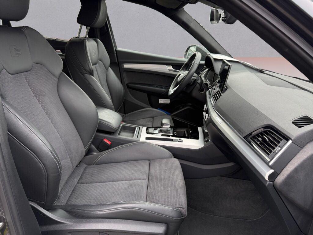 Audi Q5 Exposé-Bild 15