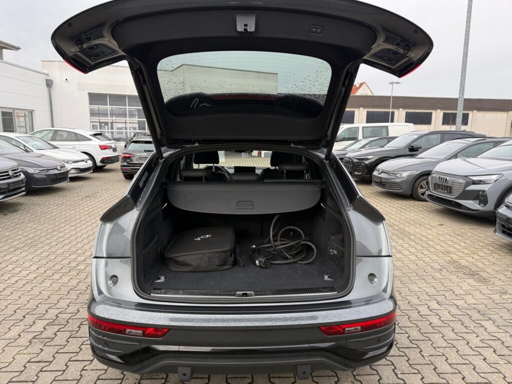 Audi Q5 Exposé-Bild 16