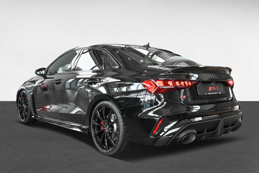 Audi RS3 Exposé-Bild 4