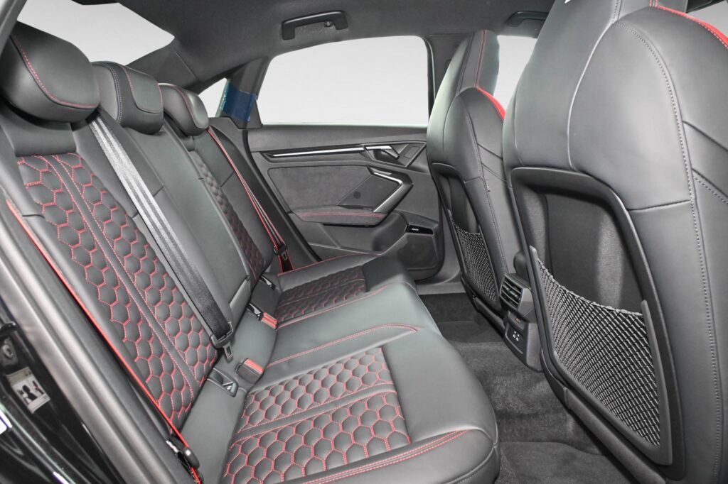 Audi RS3 Exposé-Bild 10