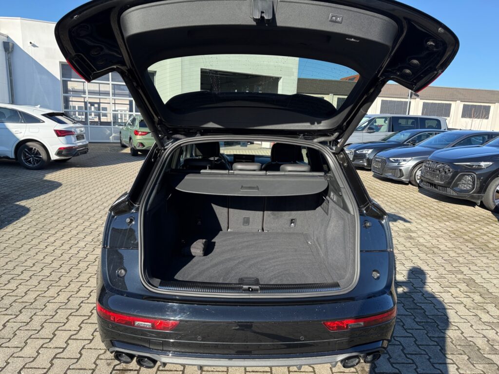 Audi SQ5 Exposé-Bild 16