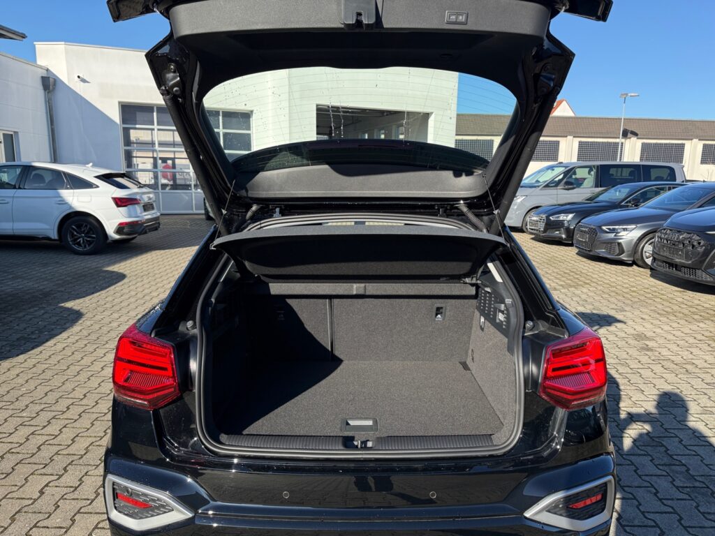 Audi Q2 Exposé-Bild 16