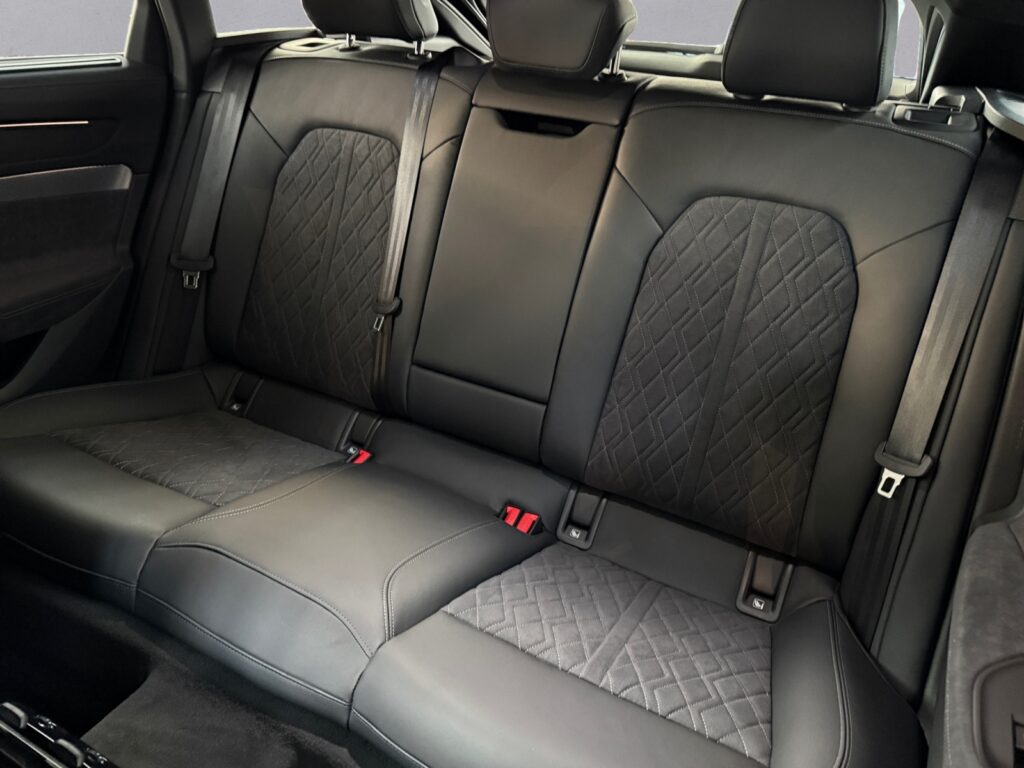 Audi A6 Exposé-Bild 13