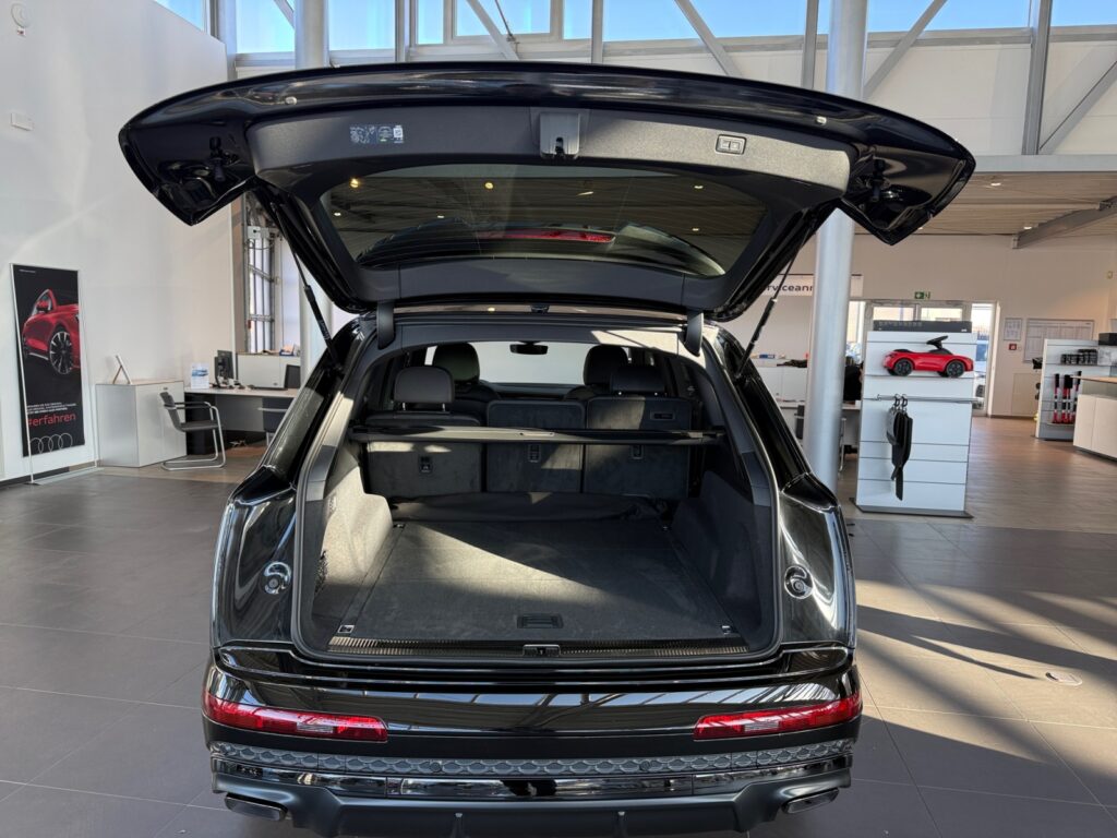 Audi Q7 Exposé-Bild 16