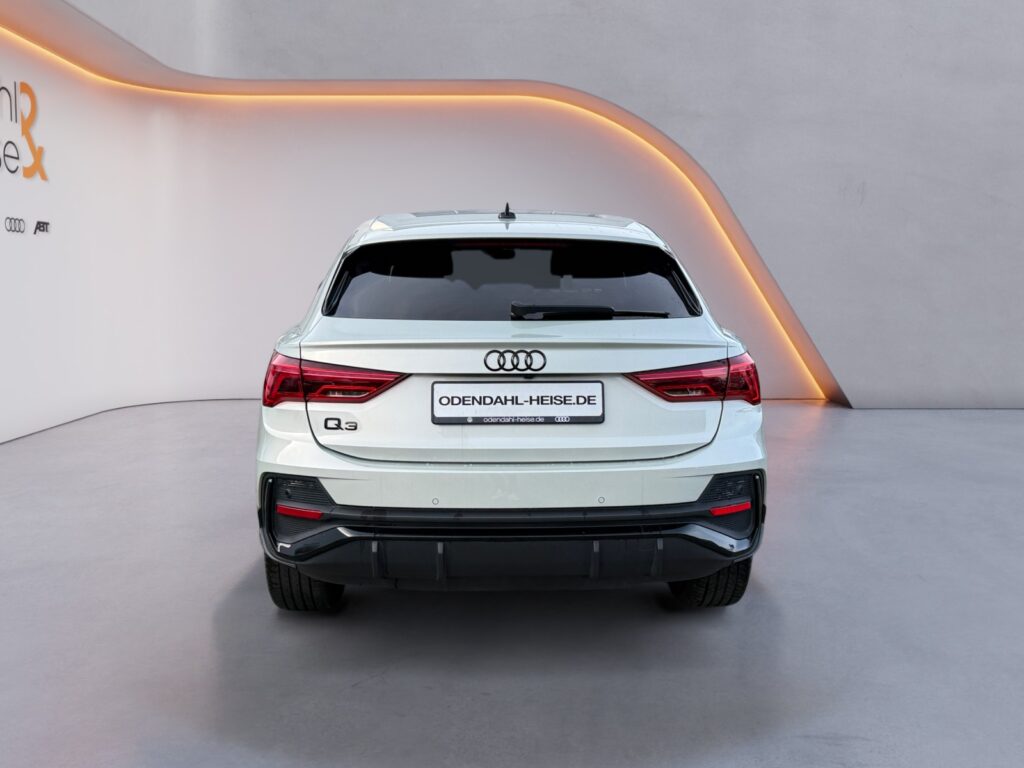 Audi Q3 Exposé-Bild 4