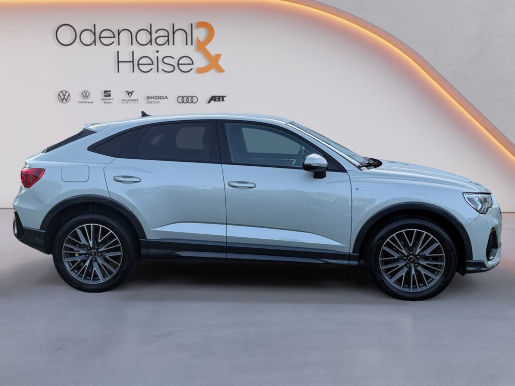 Audi Q3 Exposé-Bild 6