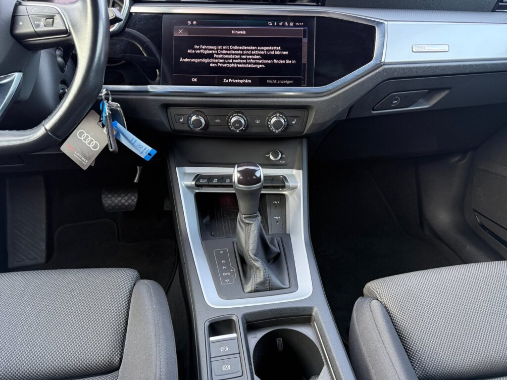 Audi Q3 Exposé-Bild 11