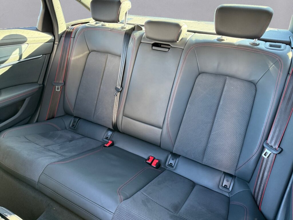 Audi A6 Exposé-Bild 13