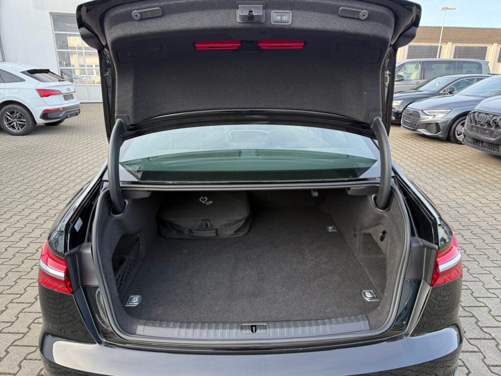 Audi A6 Exposé-Bild 16
