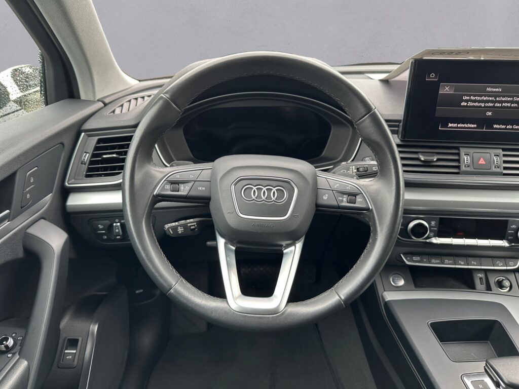 Audi Q5 Exposé-Bild 12