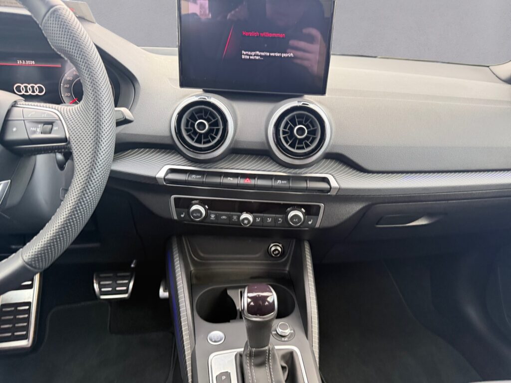 Audi Q2 Exposé-Bild 11