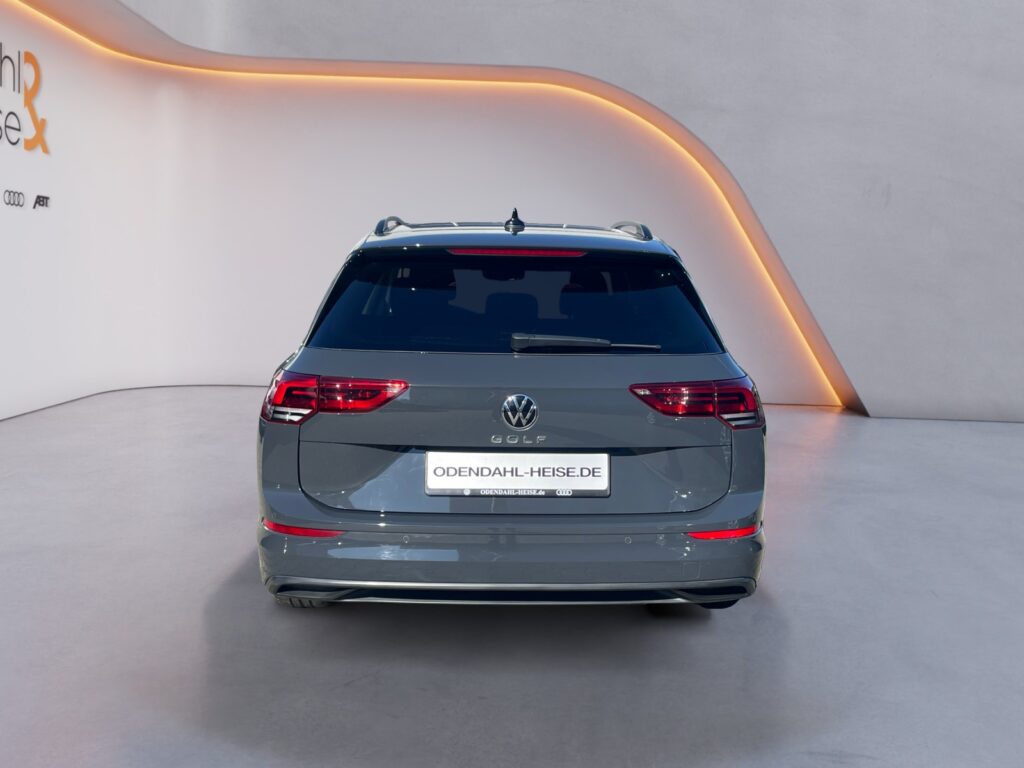 VW Golf Exposé-Bild 4