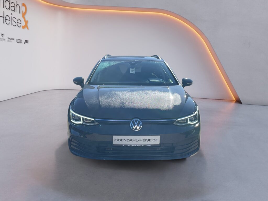 VW Golf Exposé-Bild 8