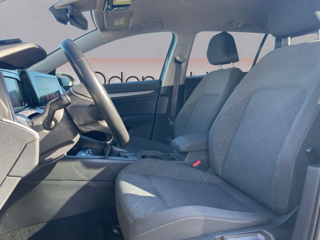 VW Golf Exposé-Bild 9