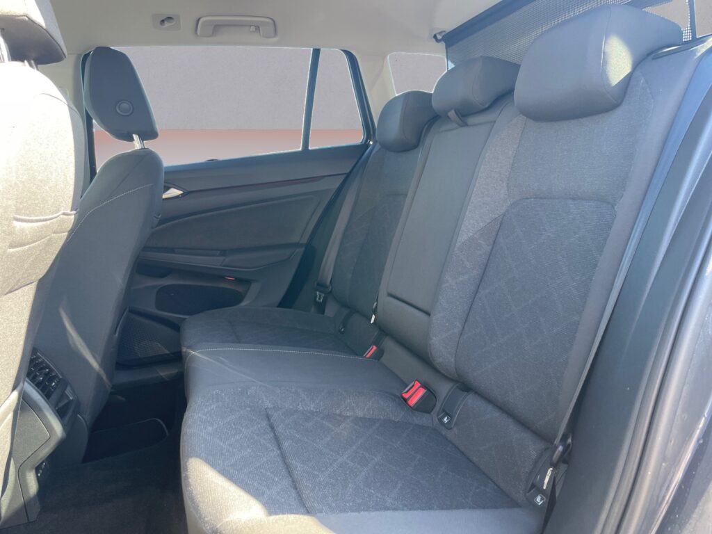 VW Golf Exposé-Bild 13